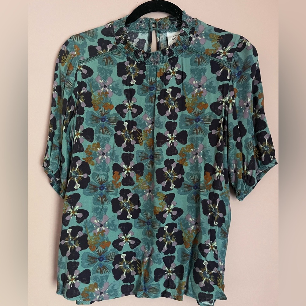 Floral top - Picture 1 of 3